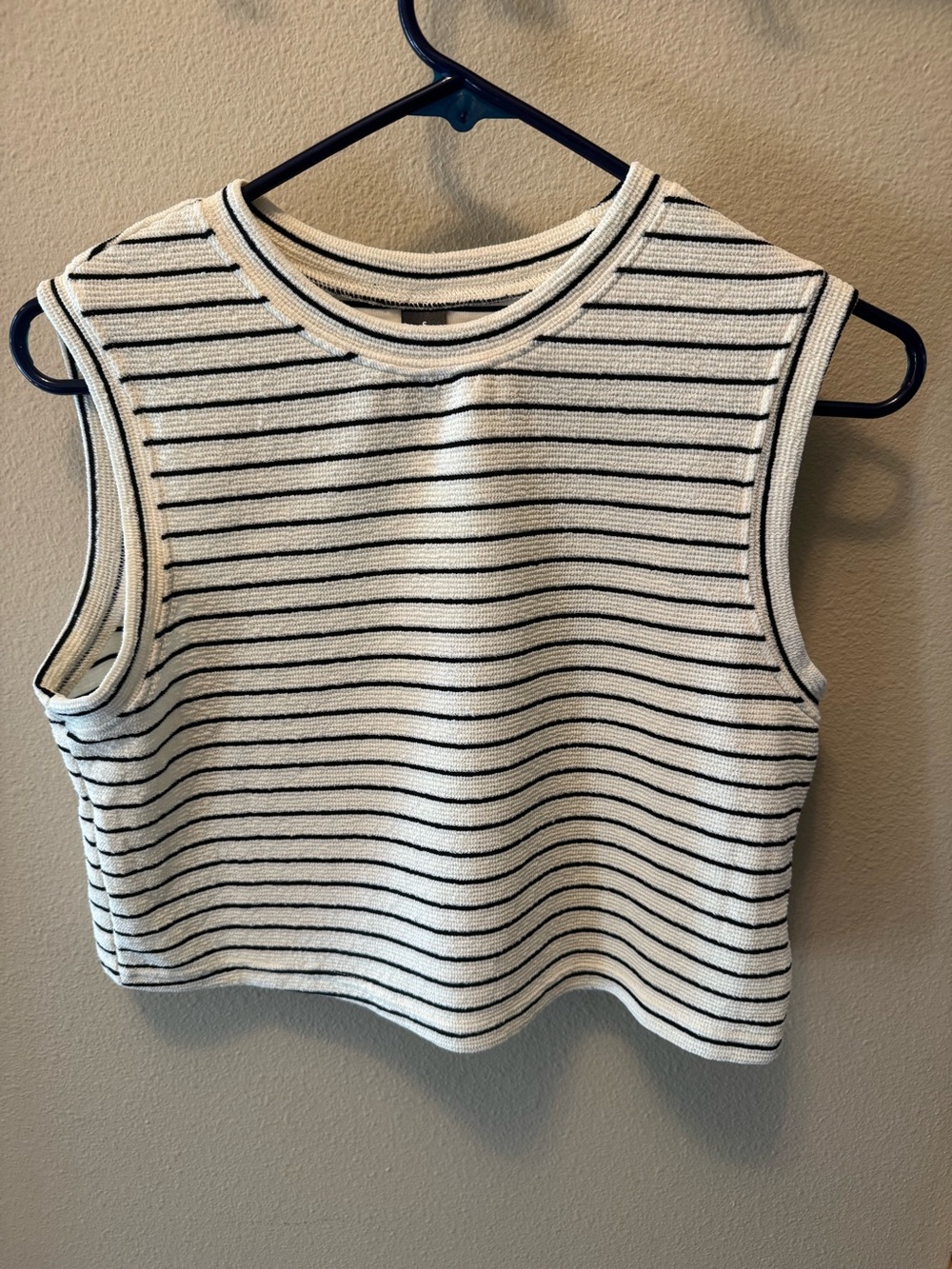 Striped Sleeveless Crop Tank Top - Black & Cream